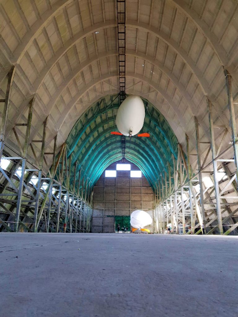 Aéroplume au hangar à dirigeables à Ecausseville